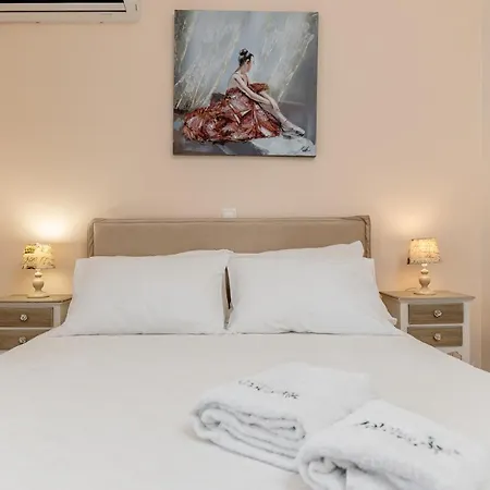 Of Roses In Naxos - Private With Pool فيلة