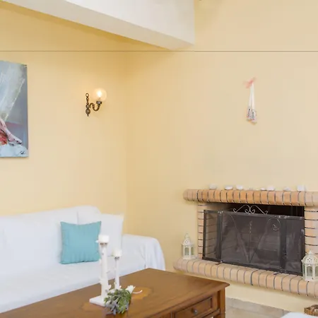 Villa Of Roses In Naxos - Private With Pool