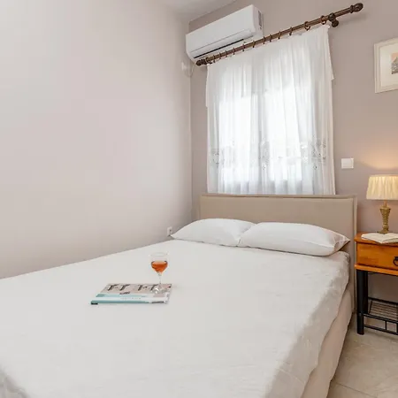 Of Roses In Naxos - Private With Pool فيلة