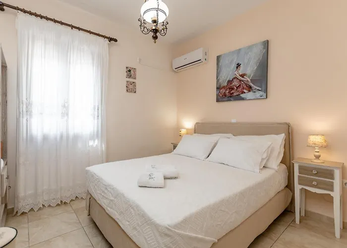 Vila Of Roses In Naxos - Private With Pool